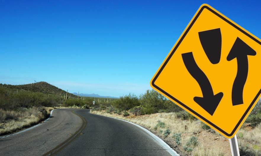 Divided Highway Ahead Sign β Meaning & Safety Tips