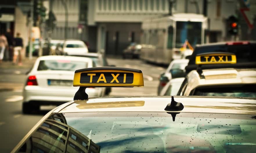 Dubai Taxi Driver Salary: Earnings and Commissions
