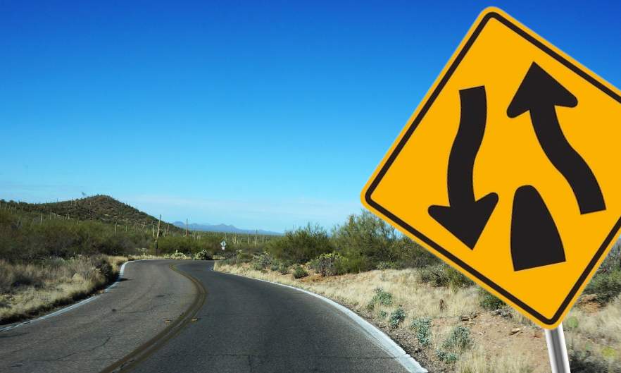 Divided Highway End Sign β Meaning & Safety Tips
