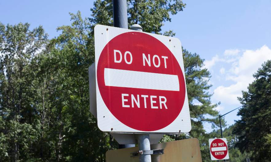 Do Not Enter Road Sign β Meaning & Safety Tips