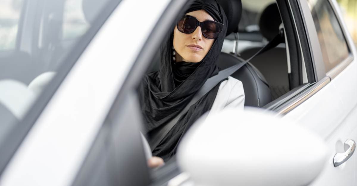 Drive in Qatar with UAE License: Requirements and Tips