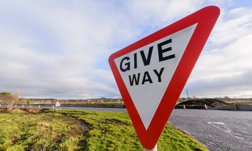 What Does Give Way Mean Uk