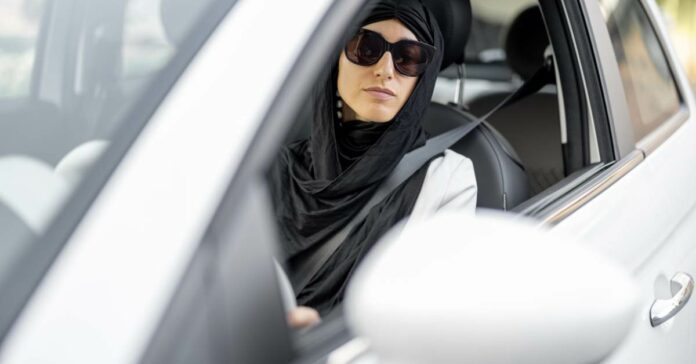 can i drive in qatar with uae license