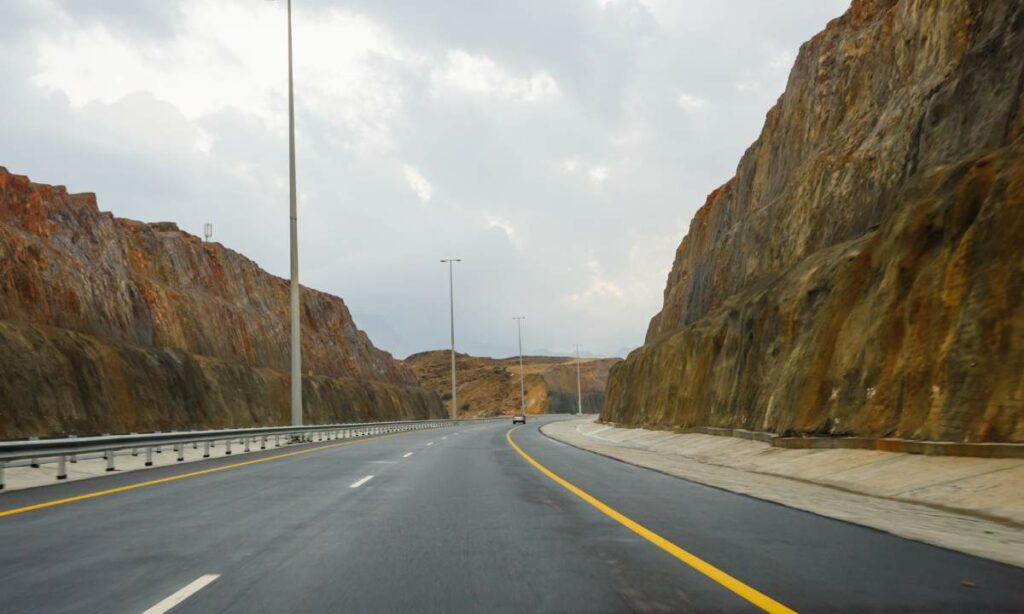 drive in oman with a uae license